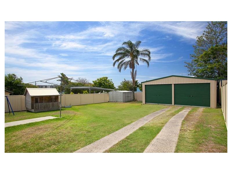 327 Hamilton Road, Chermside QLD 4032