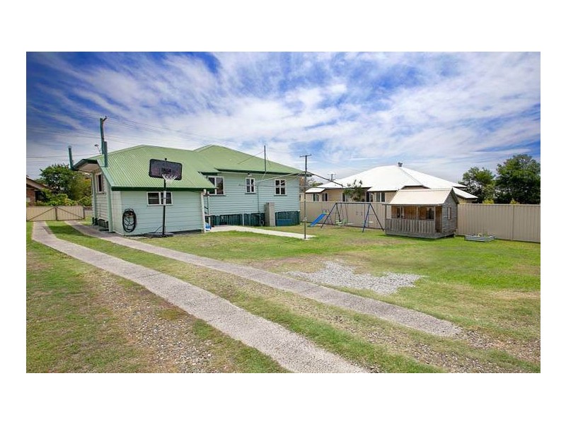 327 Hamilton Road, Chermside QLD 4032