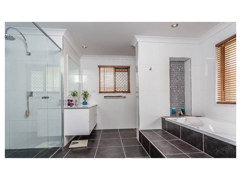 110 Albany Forest Drive, Albany Creek QLD 4035