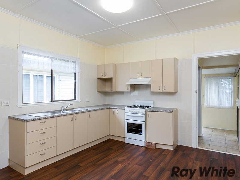 31 Arundal Street, Brighton QLD 4017