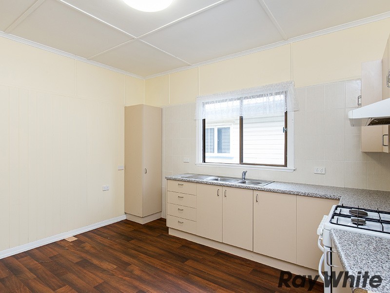 31 Arundal Street, Brighton QLD 4017