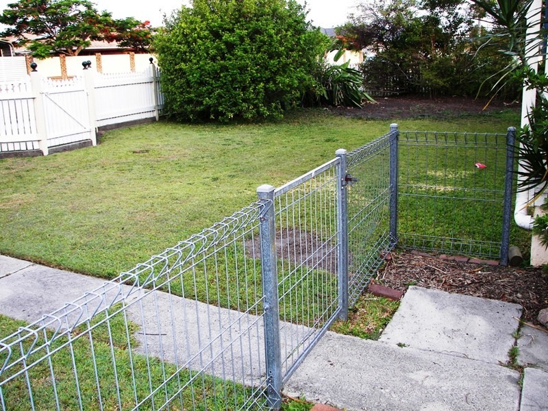 91 Whites Rd, Manly West QLD 4179