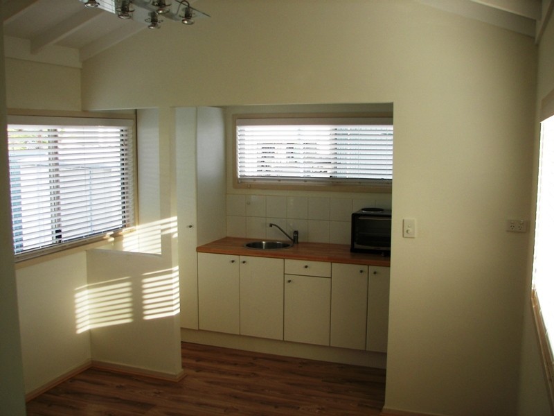 91a Whites Rd, Manly West QLD 4179