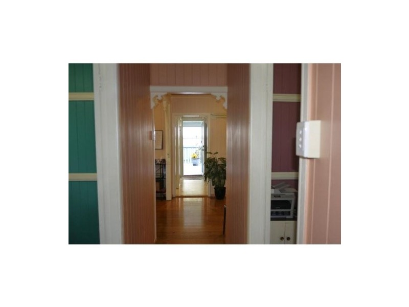 16 Pine Street, North Ipswich QLD 4305