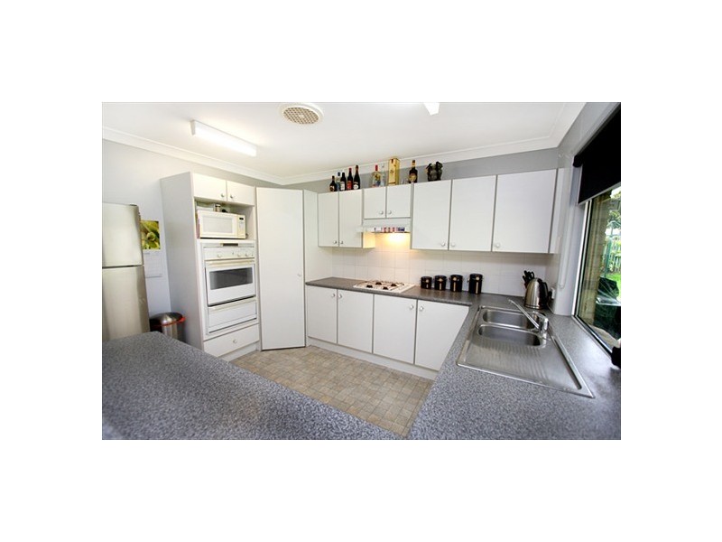 42 Jonquil Circuit, Flinders View QLD 4305