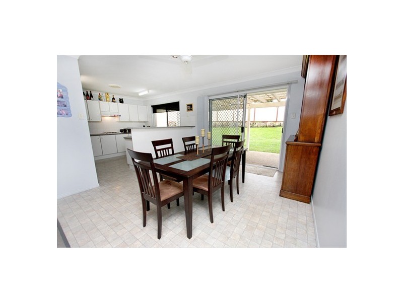 42 Jonquil Circuit, Flinders View QLD 4305
