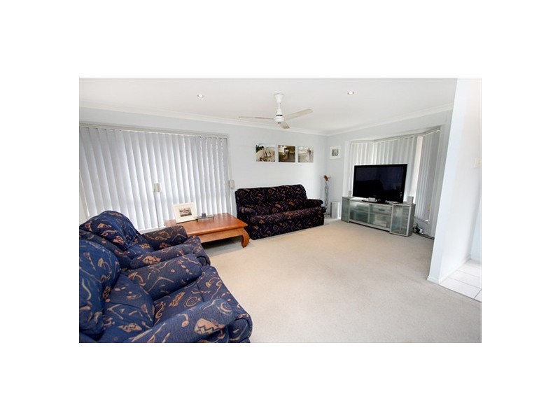 42 Jonquil Circuit, Flinders View QLD 4305