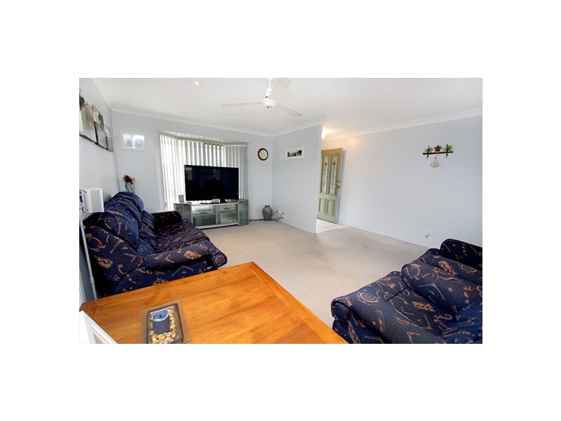 42 Jonquil Circuit, Flinders View QLD 4305