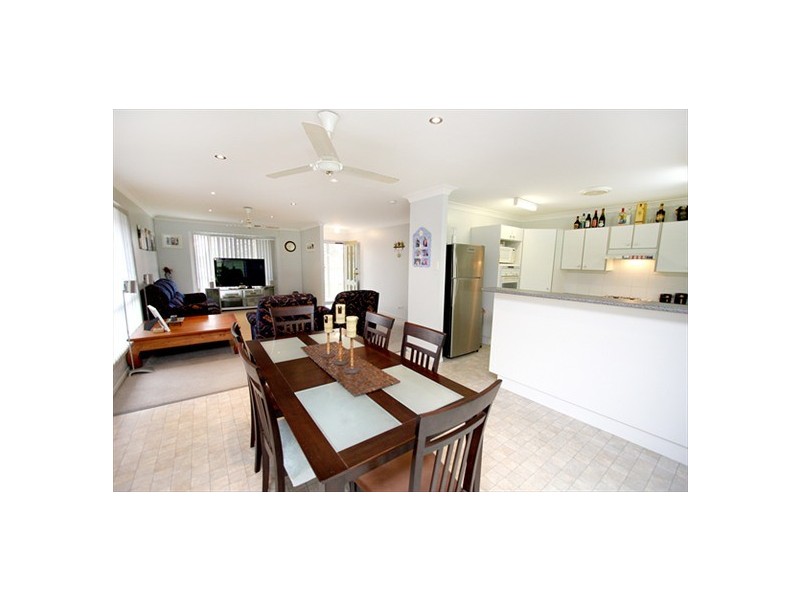 42 Jonquil Circuit, Flinders View QLD 4305