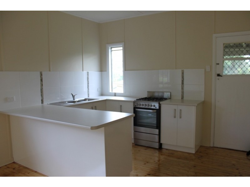 33 Samford Road, Leichhardt QLD 4305