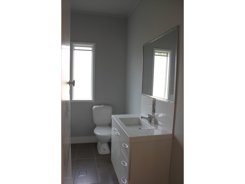 33 Samford Road, Leichhardt QLD 4305