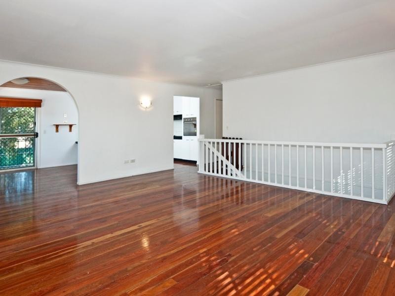 10 Thomas Street, Flinders View QLD 4305