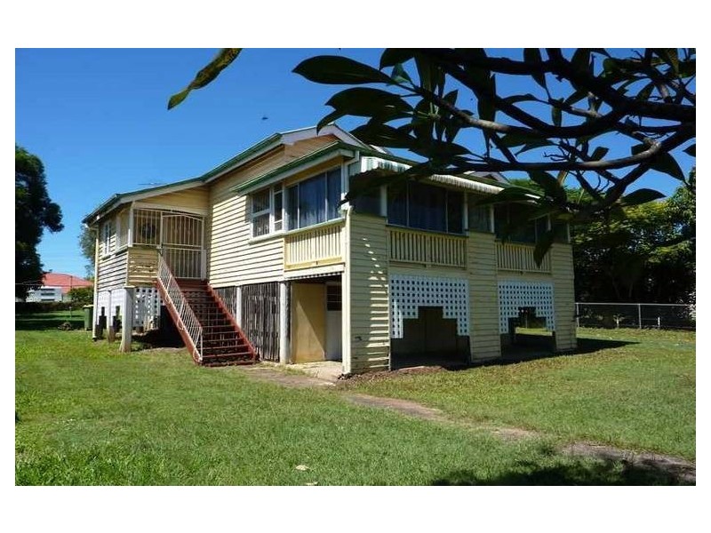 17 Alexandra Street, North Booval QLD 4304