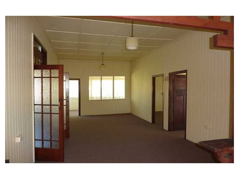 17 Alexandra Street, North Booval QLD 4304