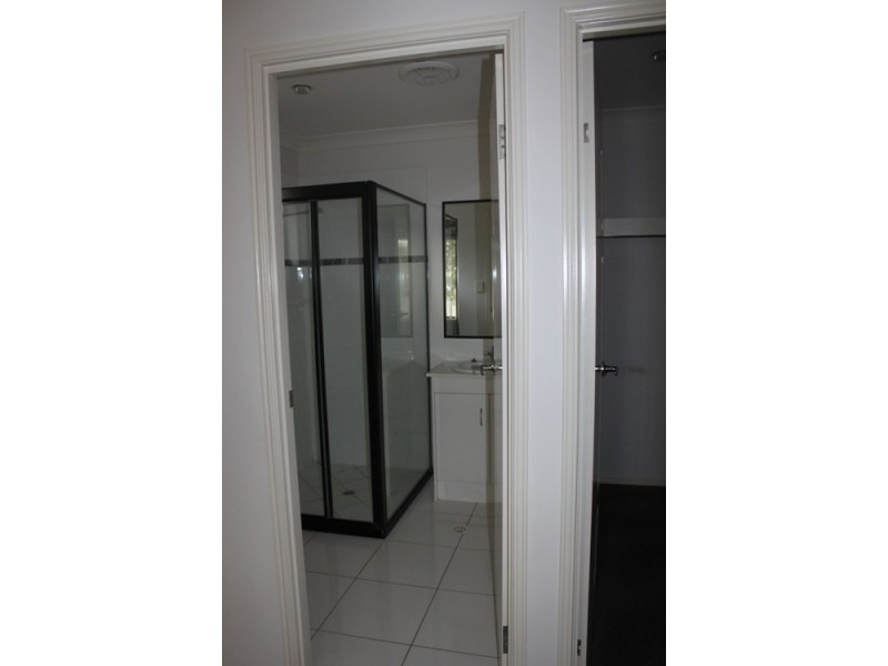 43 Dornoch Crescent, Raceview QLD 4305