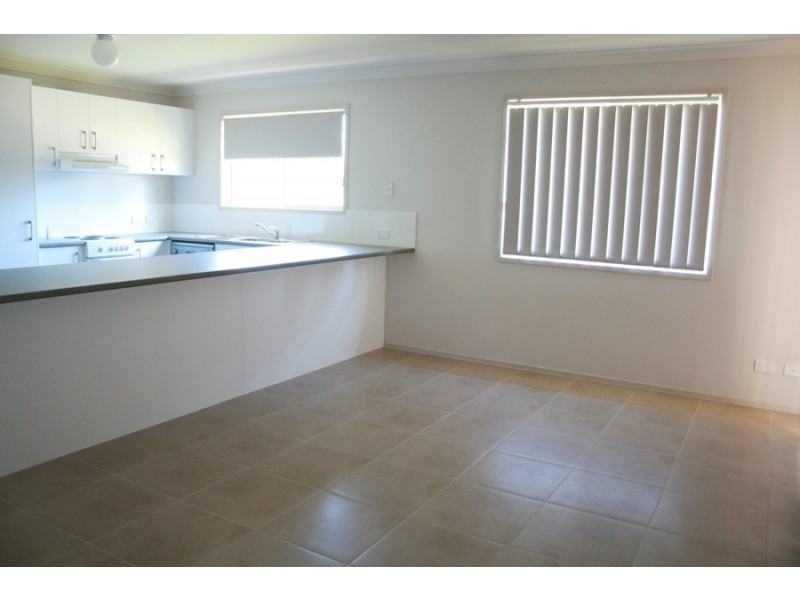 2/2E Thompson Street, Bundamba QLD 4304