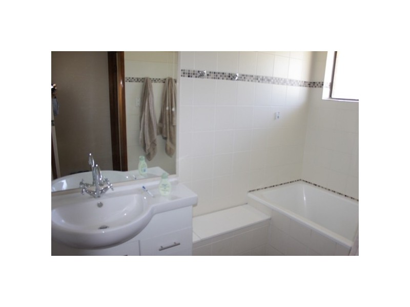 16 Merritt Street, Flinders View QLD 4305