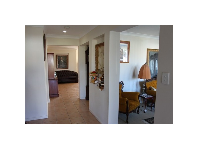 16 Acacia Close, Raceview QLD 4305