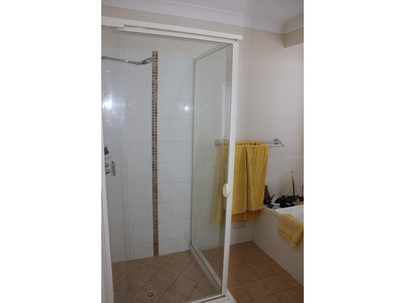 16 Acacia Close, Raceview QLD 4305