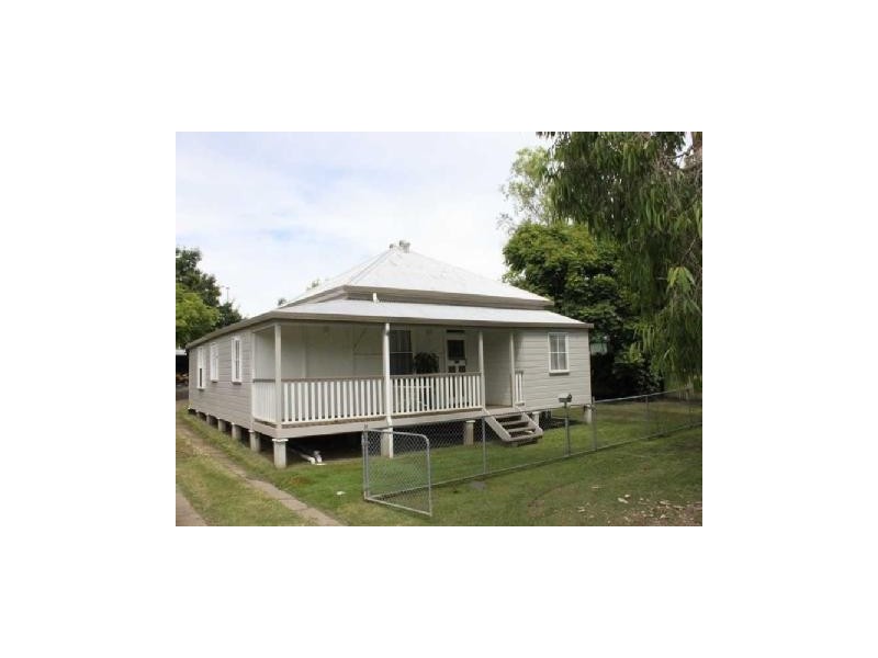 100 Thorn Street, Ipswich QLD 4305