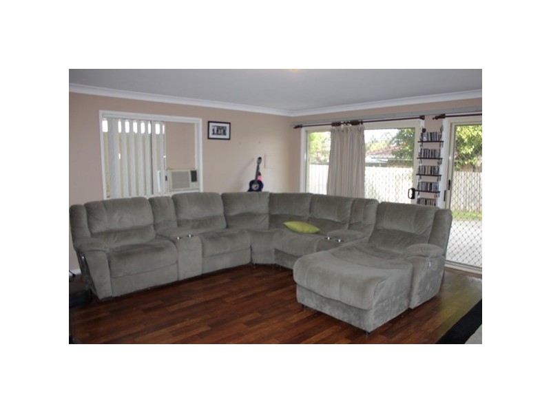 9 Palm Avenue, Raceview QLD 4305