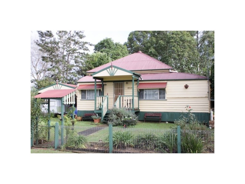 2 Dunns Avenue, Harrisville QLD 4307