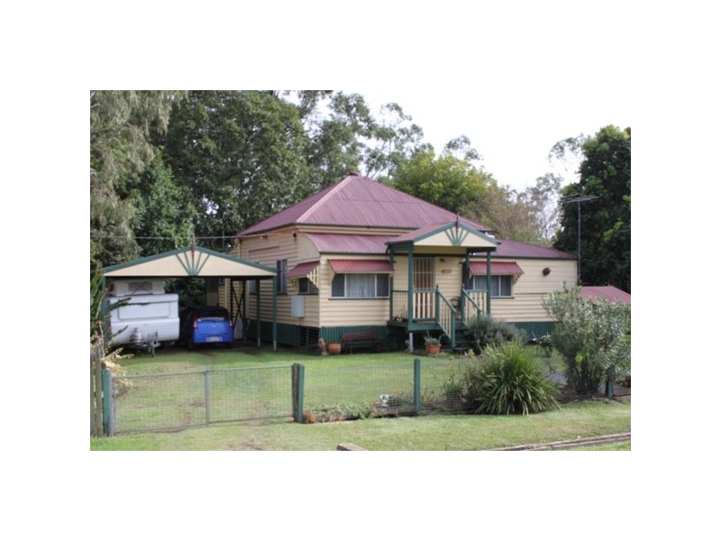 2 Dunns Avenue, Harrisville QLD 4307