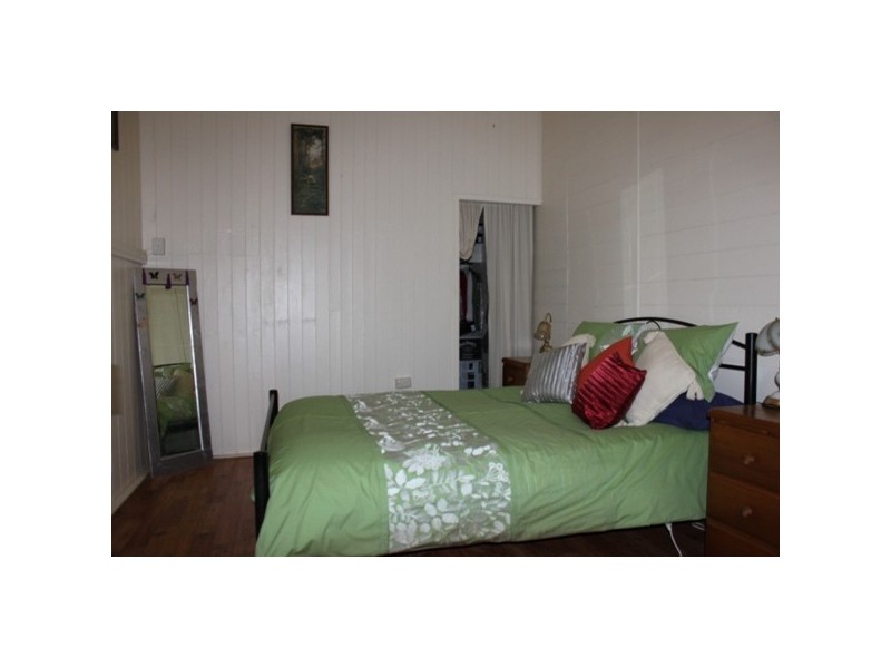 2 Dunns Avenue, Harrisville QLD 4307