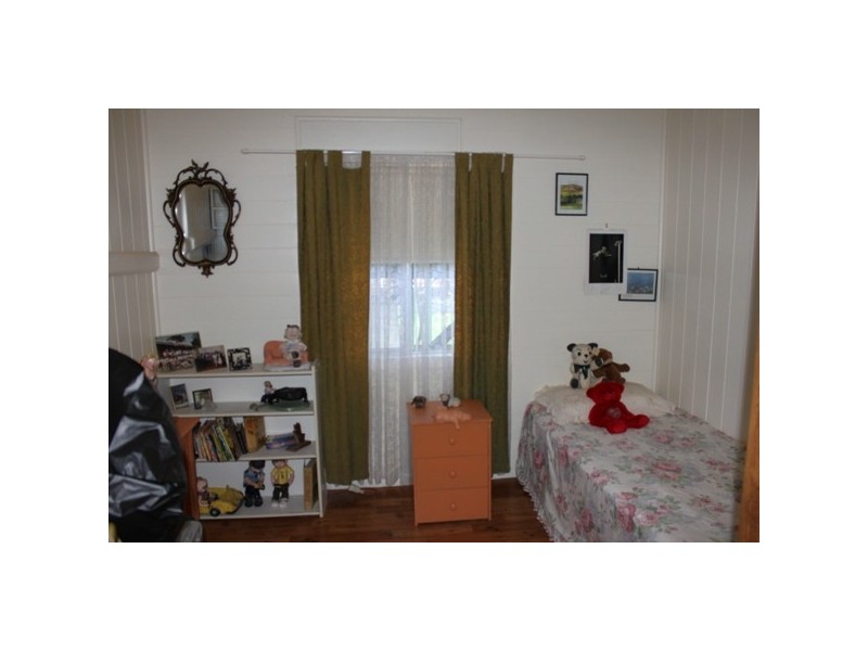 2 Dunns Avenue, Harrisville QLD 4307