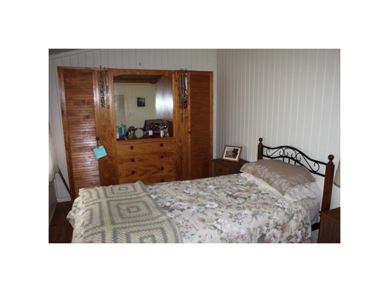 2 Dunns Avenue, Harrisville QLD 4307