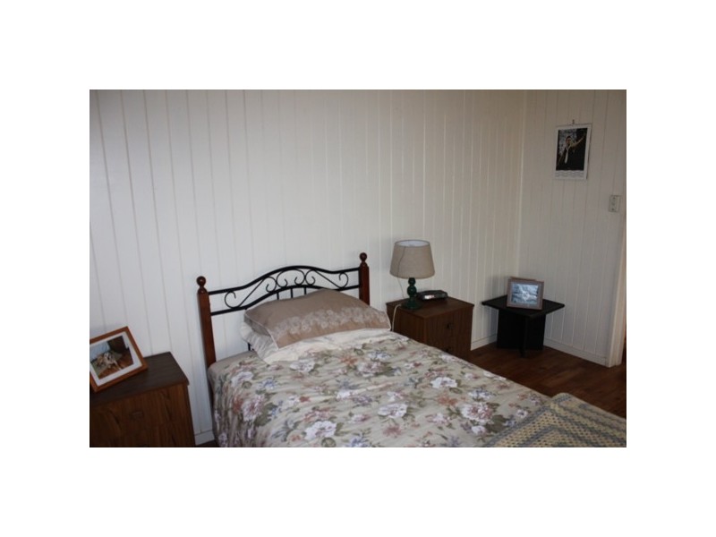 2 Dunns Avenue, Harrisville QLD 4307