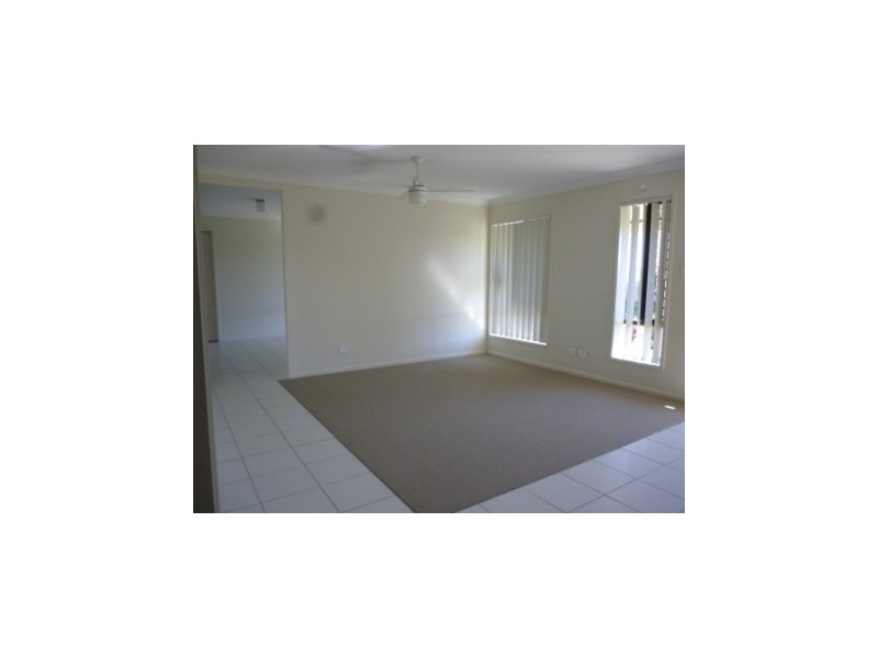 3 Iris Court, Yamanto QLD 4305