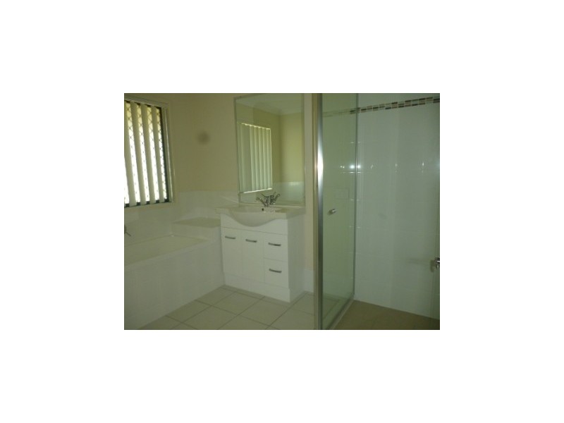 3 Iris Court, Yamanto QLD 4305