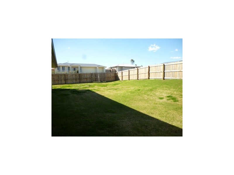 3 Iris Court, Yamanto QLD 4305