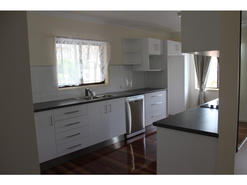 28 Petaine Street, Raceview QLD 4305