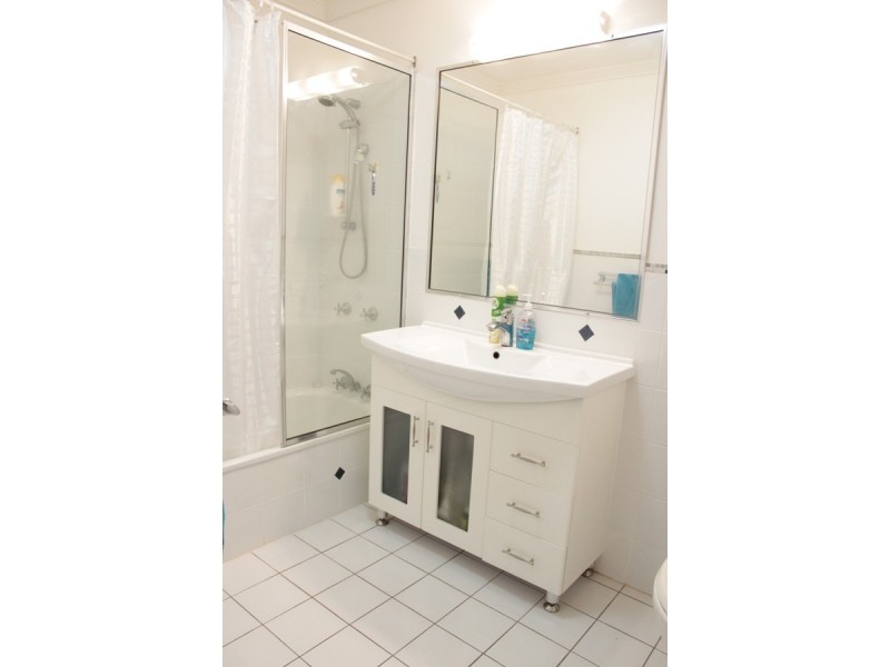 1 Holt Street, Brassall QLD 4305