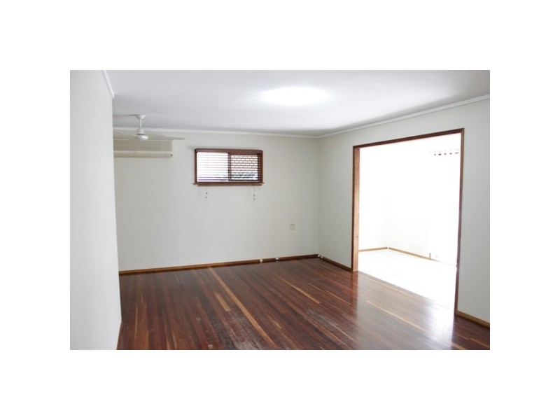 33 Raceview Street, Eastern Heights QLD 4305