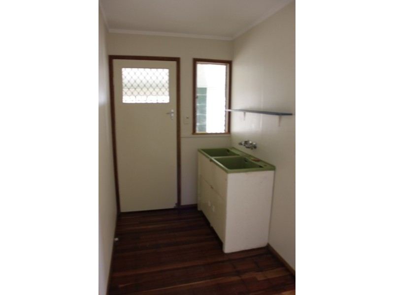 33 Raceview Street, Eastern Heights QLD 4305