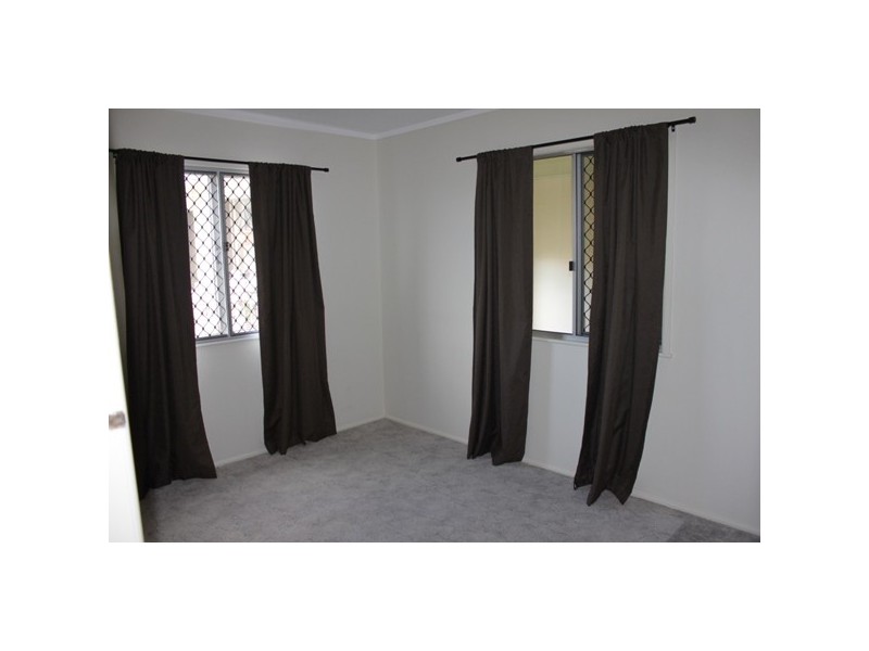 33 Raceview Street, Eastern Heights QLD 4305