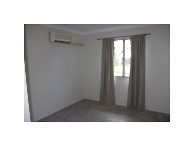 33 Raceview Street, Eastern Heights QLD 4305