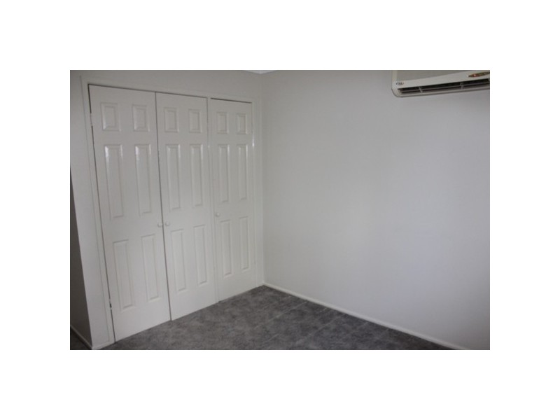 33 Raceview Street, Eastern Heights QLD 4305