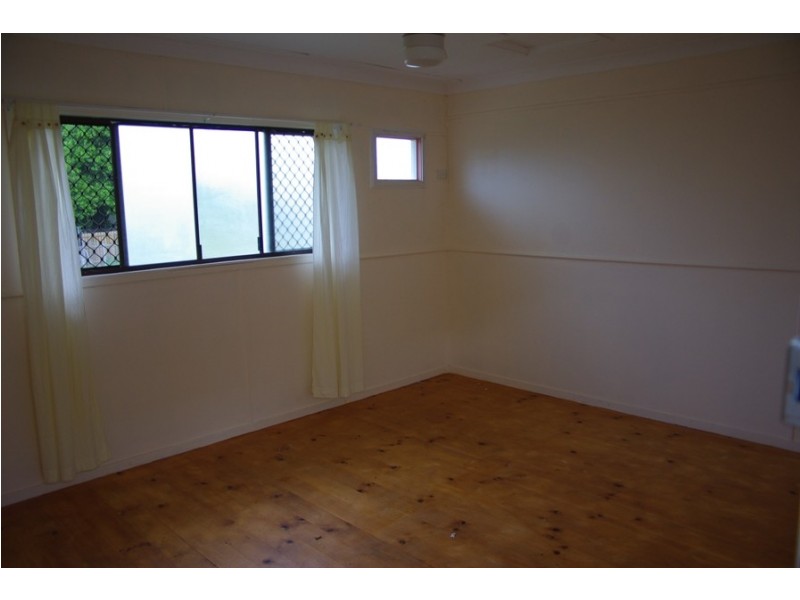 40 Lusitania Street, Newtown QLD 4305