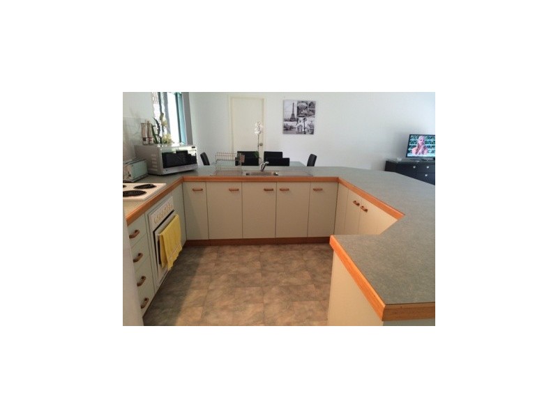 2/1 Lisa Court, Raceview QLD 4305