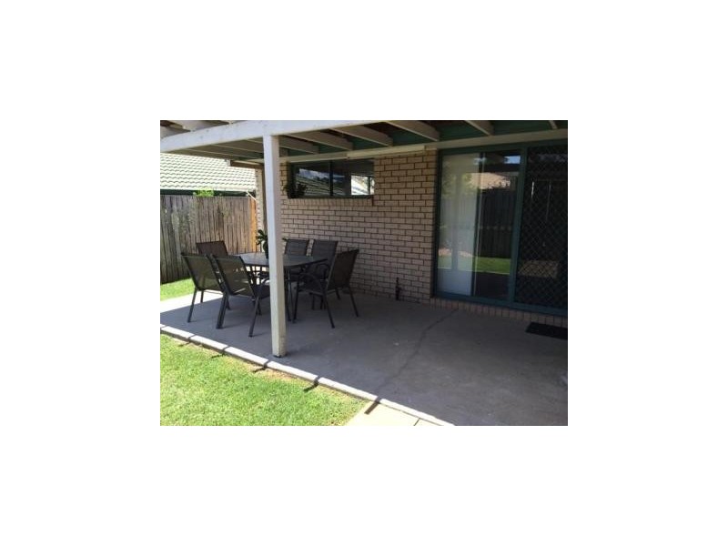 2/1 Lisa Court, Raceview QLD 4305