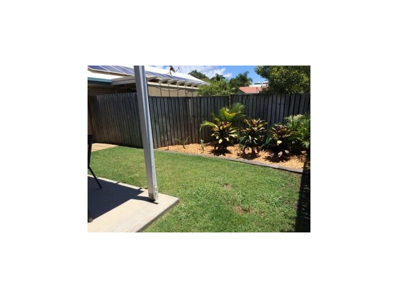 2/1 Lisa Court, Raceview QLD 4305