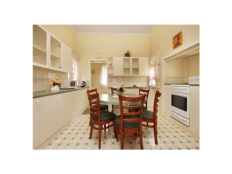 3 Alexandra Street, Booval QLD 4304