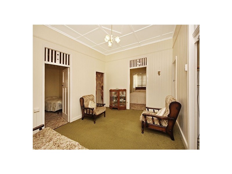 3 Alexandra Street, Booval QLD 4304
