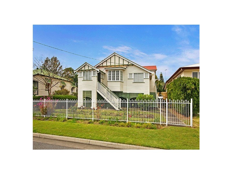 3 Alexandra Street, Booval QLD 4304