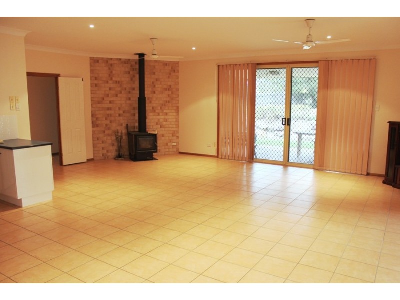 18 Cassinia Place, Flinders View QLD 4305