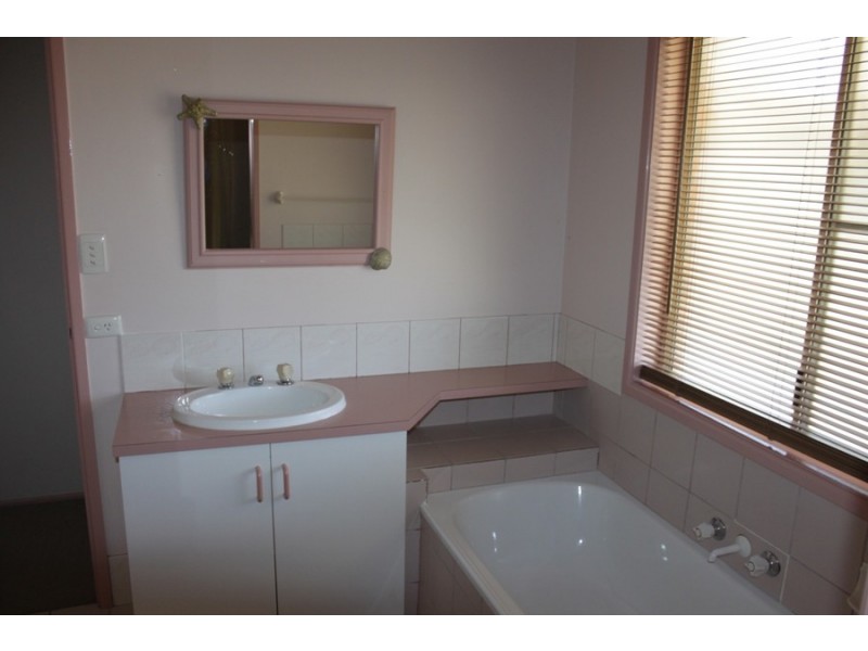 76 Lance Drive, Flinders View QLD 4305